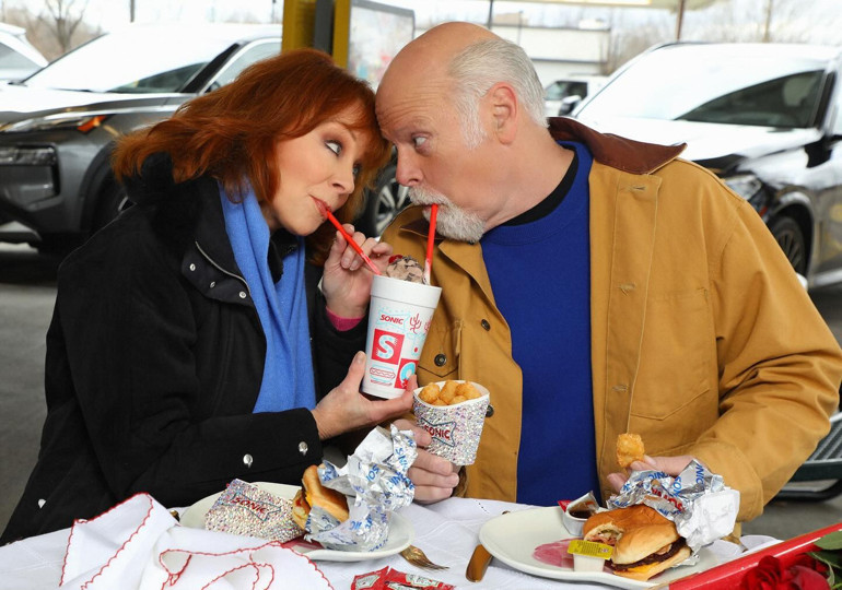 Aşkı buldu, 70 yaşında nişanlandı ‘Beni kimseler böyle sevmemişti’