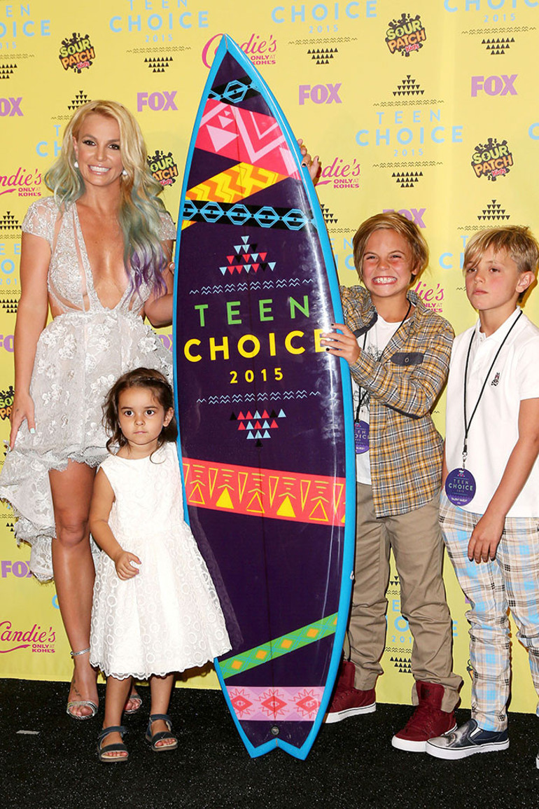 Yıllarca iki evladına hasret yaşamıştı… Eski kocası konuştu, oğulları yine ona sırt çevirdi