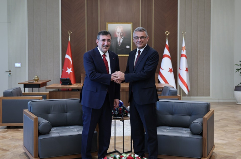 Cumhurbaşkanı Yardımcısı Cevdet Yılmaz, KKTC Cumhurbaşkanı Erhürman ile bir araya geldi