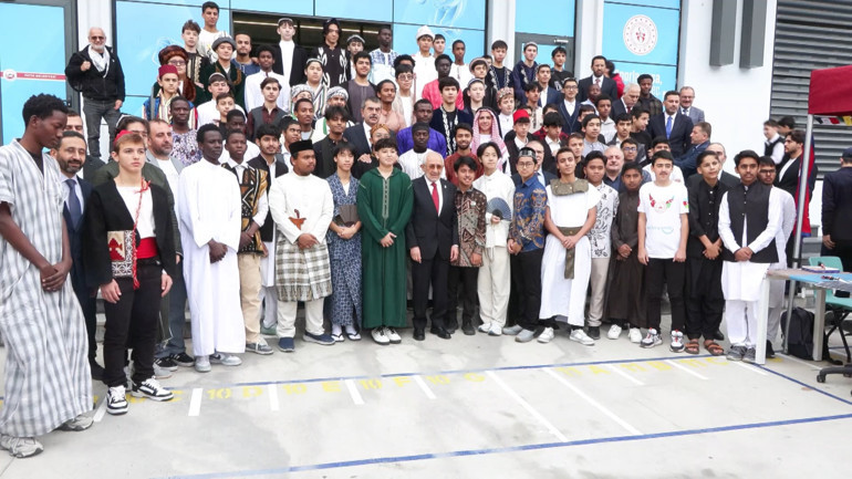 Bakan Tekin: İmam Hatip okulları dünyada marka haline gelmesi gereken bir uygulama