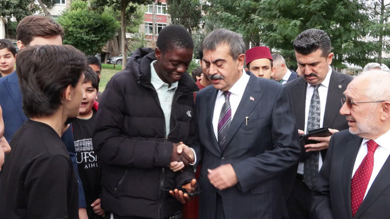 Bakan Tekin: İmam Hatip okulları dünyada marka haline gelmesi gereken bir uygulama