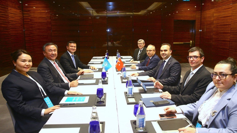 Bakan Kacır diplomasi trafiği