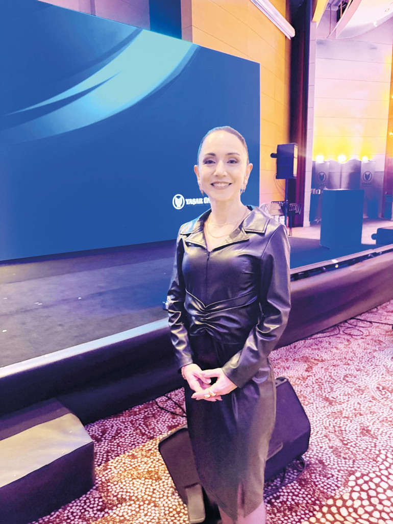 Bilimle sanayi arasında köprü kurdu... Selçuk Yaşar ödülü Prof. Dr. Elif Uysal’a verildi