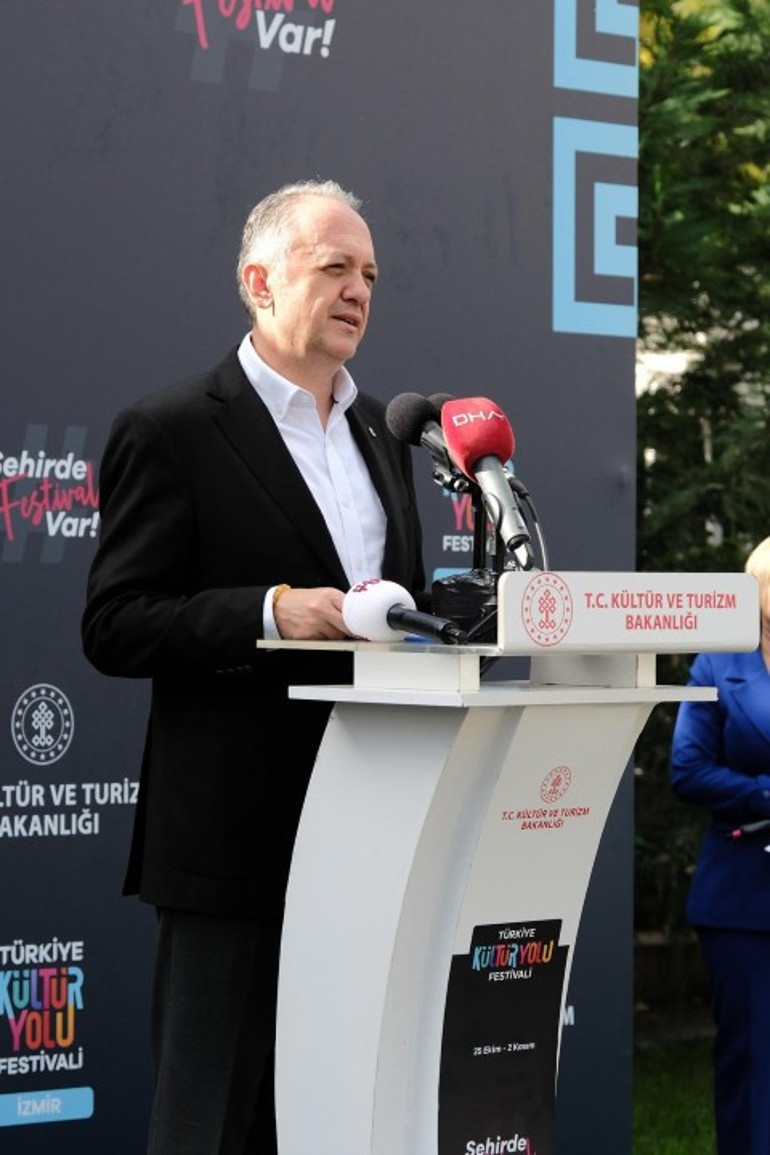 Sanatın kalbi bu kez Ege’de atıyor: İzmir Kültür Yolu Festivali başladı