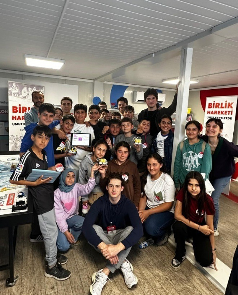 Convite de Houston para estudantes na zona do terremoto
