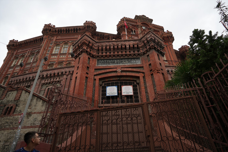 571 yıllık Fener Rum Okulu, yeni bina arıyor Güçlendirme maliyetini karşılayamadı... MEBden 90 gün içinde boşaltın yazısı gitti