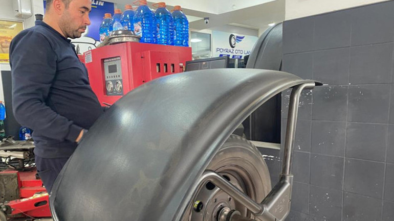 15 Kasımda zorunlu olarak başlıyor Arabası olanlara uzmanından uyarı: Kar yağmasını beklemeyin