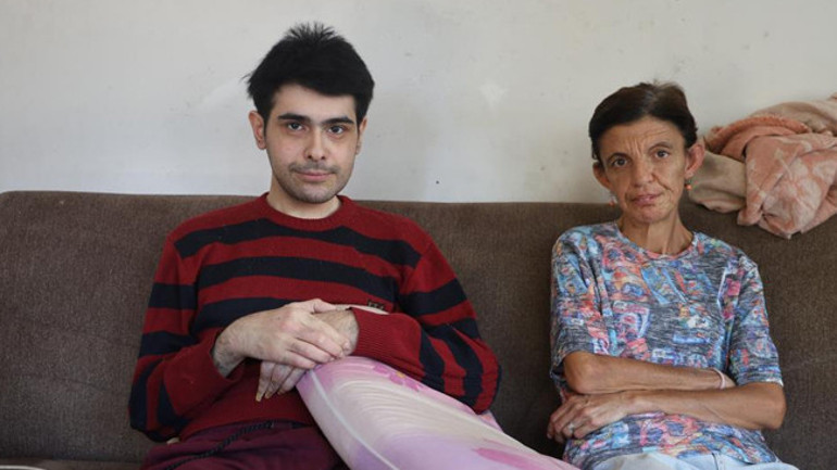 3 yıl sonra duş alıp dışarı çıkan Barışa teşhis kondu: Tedaviye başlandı | Barışı sosyal hayata ailesine kazandırmaya çalışacağız