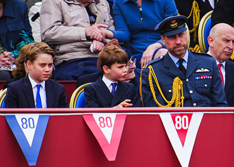Büyüse de hep onların bebeği olarak kalacak... Küçüğünün alnına bu silinmez lekeyi asla sürmez