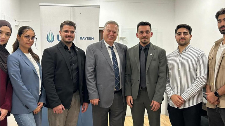 Bavyeralı gençlerle bilgilendirme toplantısı