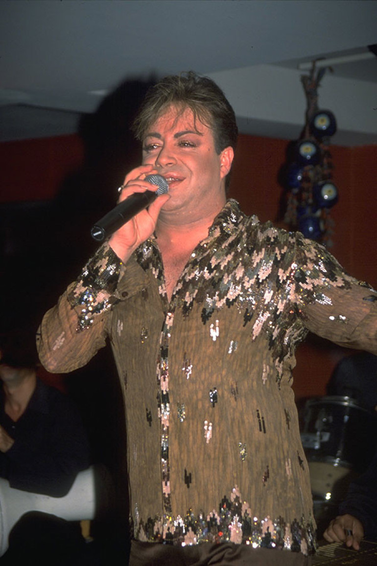 Annesi ona rüyasında gördüğü padişahın ismini vermişti… Yoksulluktan 6 yaşında çalışmaya başladı… Bütün ömrünü çok sevdiği sahnelere verdi