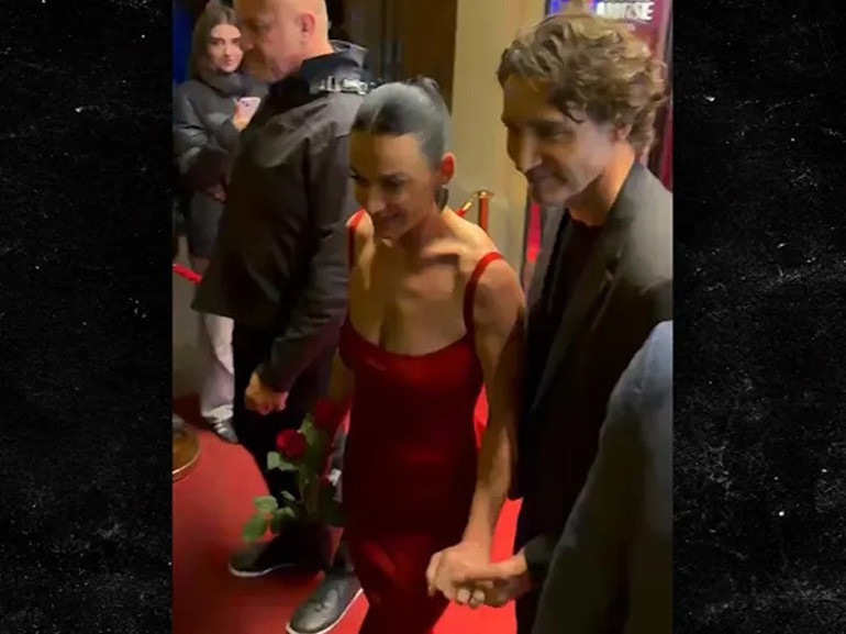 Biri karısından biri de nişanlısından ayrılmıştı… Sürpriz aşıklar ilk kez el ele