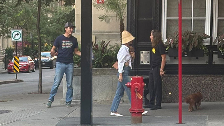 Biri karısından biri de nişanlısından ayrılmıştı… Sürpriz aşıklar ilk kez el ele