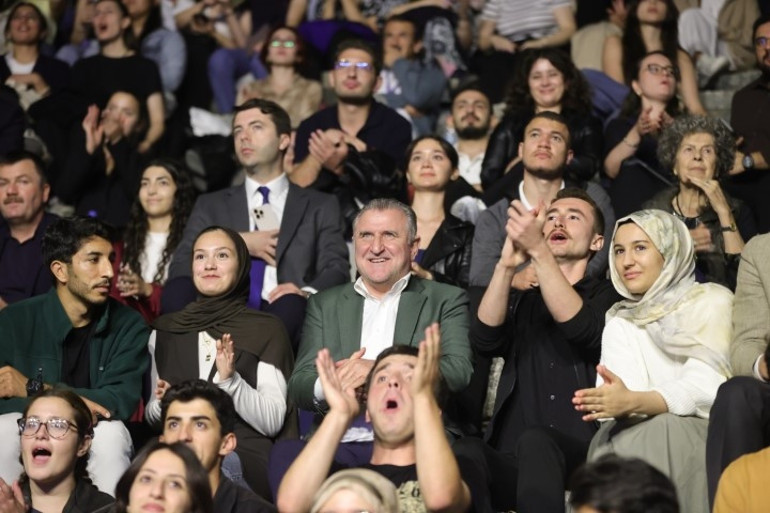 Genç oyuncular Aspendos Antik Tiyatrosunda sahne aldı