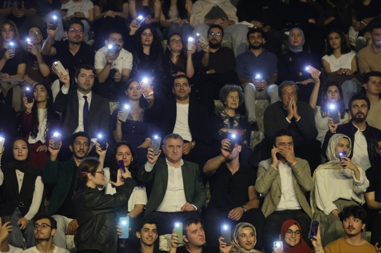 Genç oyuncular Aspendos Antik Tiyatrosunda sahne aldı