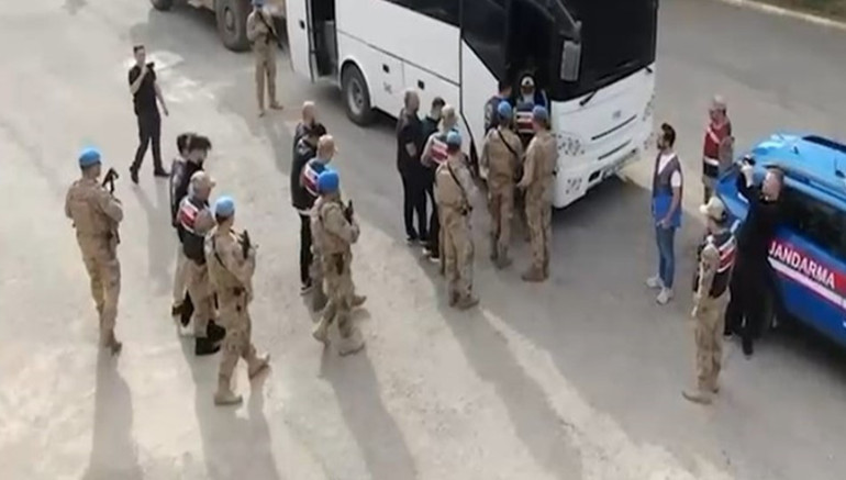 Soruşturmayı yürüten ekiplerin çalışmaları devam ediyor