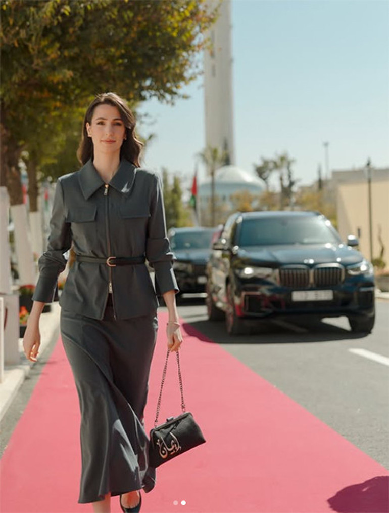 Geçen yıl ilk kez anne olmuştu: Kızının adını sadece kalbine değil çantasına yazdırdı