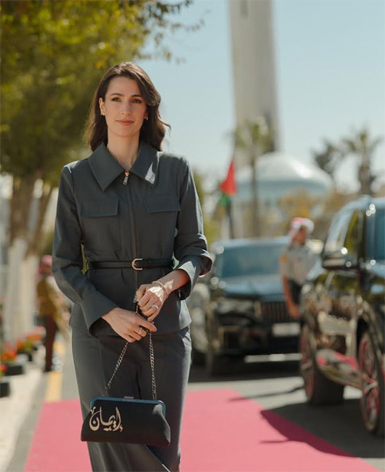 Geçen yıl ilk kez anne olmuştu: Kızının adını sadece kalbine değil çantasına yazdırdı