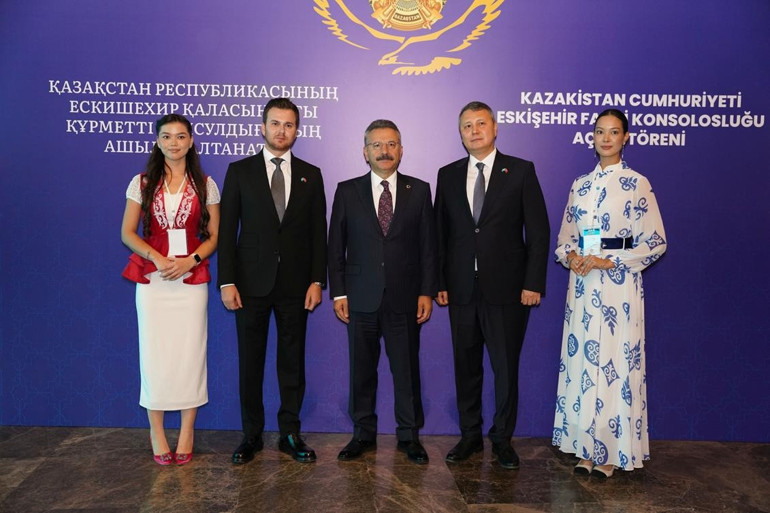 İki köprü arasında güçlü kardeşlik