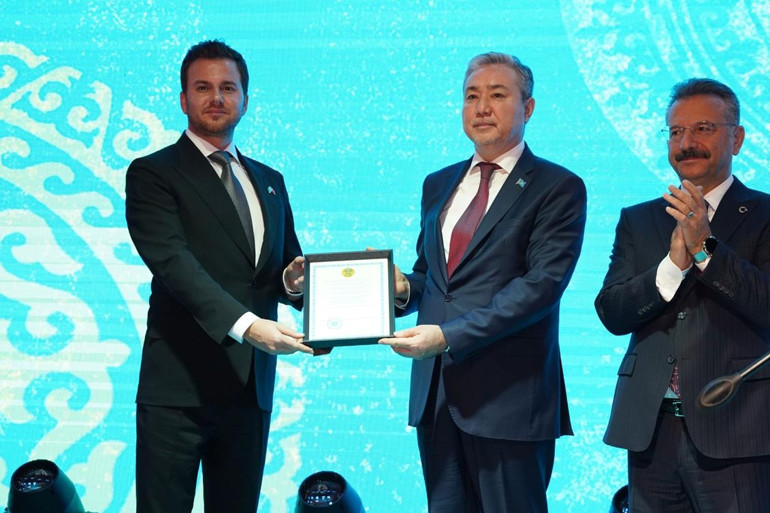 İki köprü arasında güçlü kardeşlik