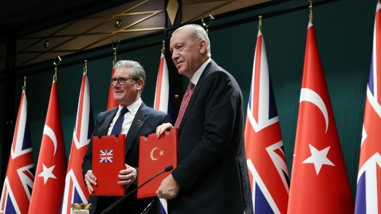 Anlaşma sonrası tokalaşma