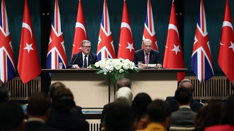 Türkiye ve Birleşik Krallık liderleri anlaşma imza töreninde