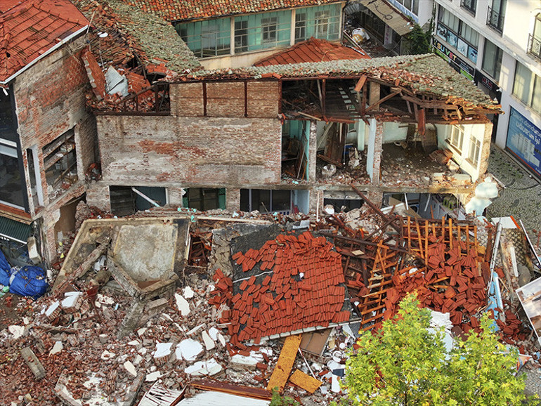 Dün geceden beri 500, 3 ayda 12.000 sarsıntı: Sındırgıda deprem fırtınası | 6 büyüklüğünde yeni depremler sürpriz olmaz Bu mesaj çok daha önemli