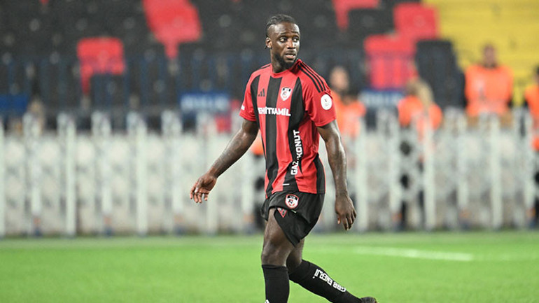 Gaziantep FK-Fenerbahçe maçı sonrası Nihat Kahveciden Taliscanın pozisyonu için açıklama: Ayağı kırılıyordu de, nasıl görmezsin onu ya