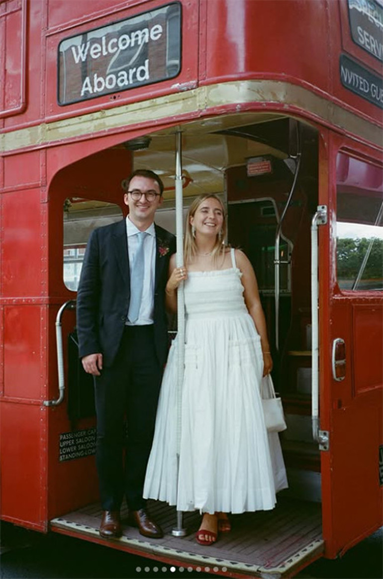 Eski çocuk yıldız üniversite diplomasını alıp yuvasını kurdu: Karısının adını sakladı... Sadece baş harfini söyledi