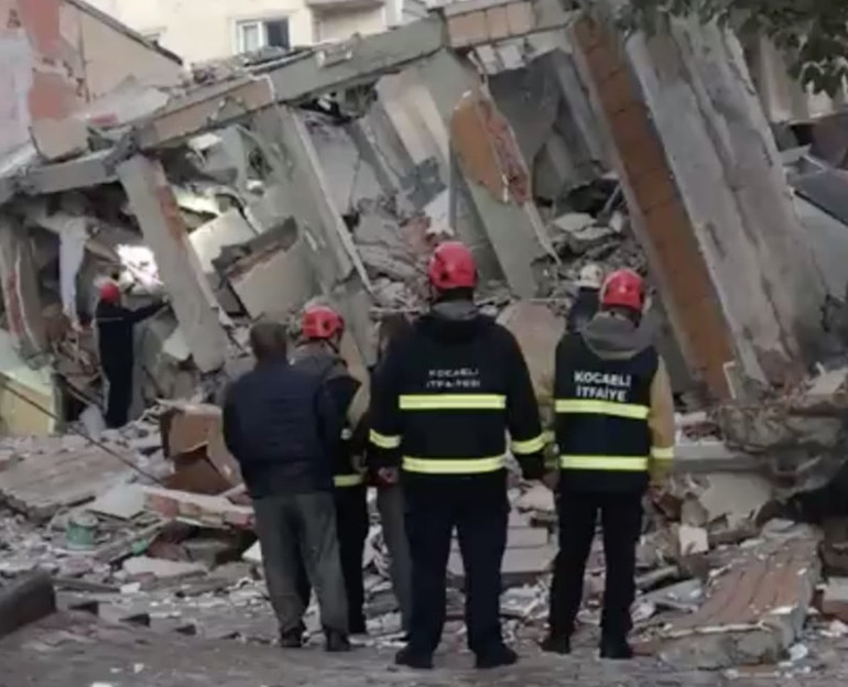 Çökme sonrası enkaz görüntüsü