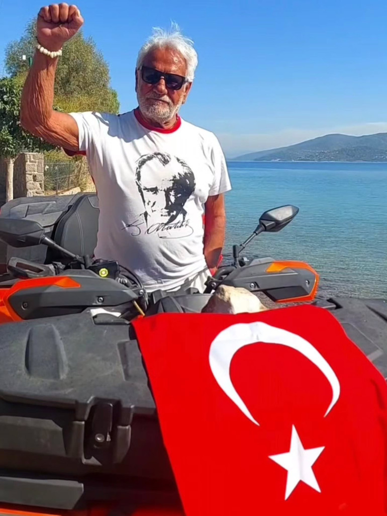 Bugün her yerde bir hazırlık, bir kutlama var... Yaşasın Cumhuriyet