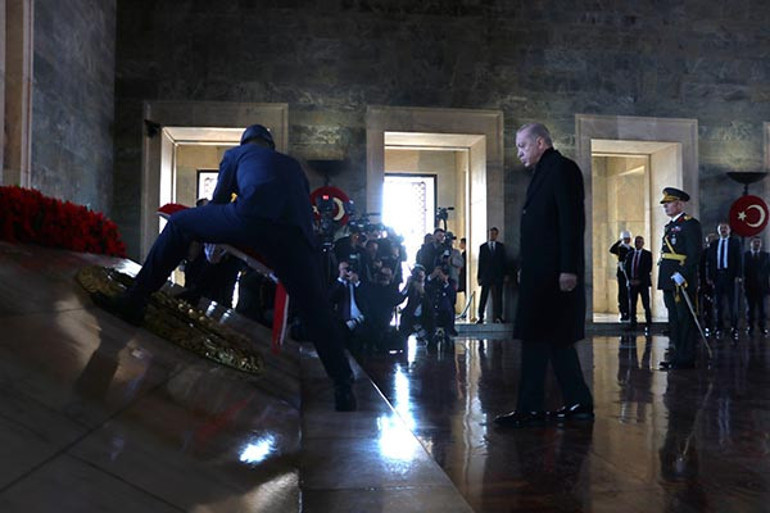 Cumhuriyetimiz 102 yaşında... Cumhurbaşkanı Erdoğan: Büyük ve güçlü Türkiyeyi evlatlarımıza emanet edeceğiz