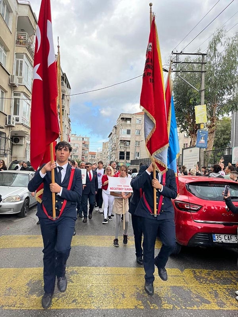 Cumhuriyet Bayramı coşkuyla kutlanıyor Türk bayrağı uzaydan görüntülendi: Şehit ailesini duygulandıran sürpriz