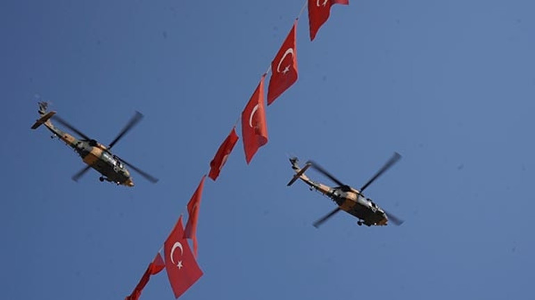 Cumhuriyet Bayramı coşkuyla kutlanıyor Türk bayrağı uzaydan görüntülendi: Şehit ailesini duygulandıran sürpriz