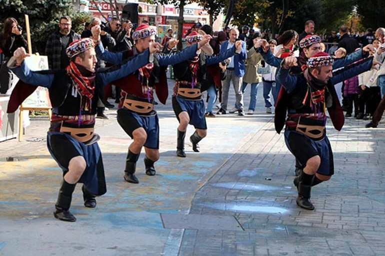 Cumhuriyet Bayramı coşkuyla kutlanıyor Türk bayrağı uzaydan görüntülendi: Şehit ailesini duygulandıran sürpriz