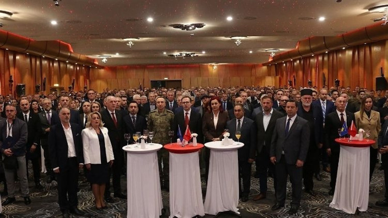 Cumhuriyet Bayramı coşkuyla kutlanıyor Türk bayrağı uzaydan görüntülendi: Şehit ailesini duygulandıran sürpriz