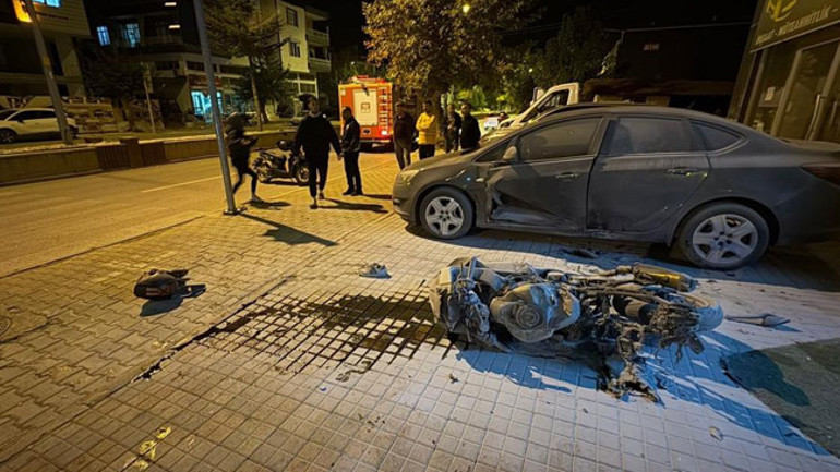 Motosiklet sürücüsünü alevler içinden böyle kurtardı: Kahramanlık değil, insanlık görevi