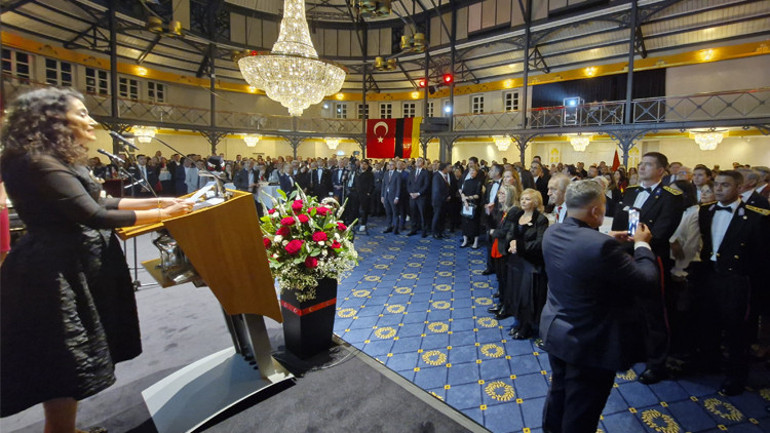 Stuttgart’ta Cumhuriyet’in 102. yılına görkemli kutlama