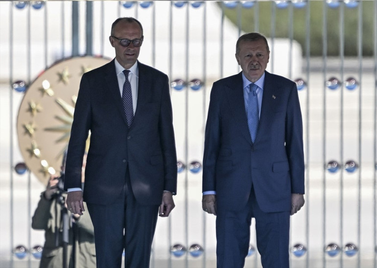 Almanya Başbakanı Merz Ankarada... Cumhurbaşkanı Erdoğan resmi törenle karşıladı