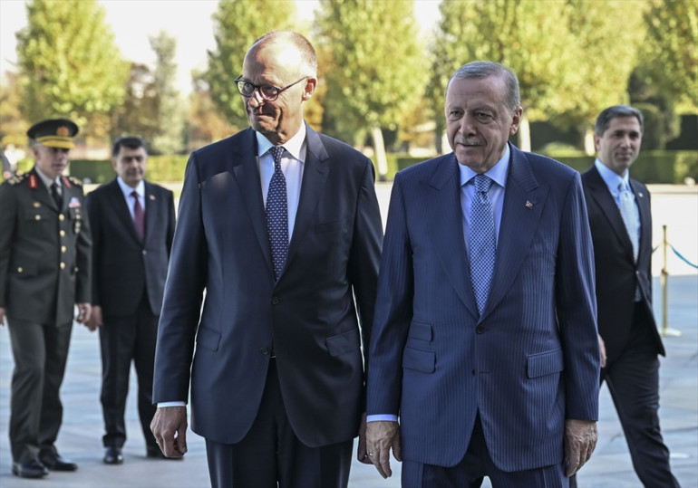 Almanya Başbakanı Merz Ankarada... Cumhurbaşkanı Erdoğan resmi törenle karşıladı