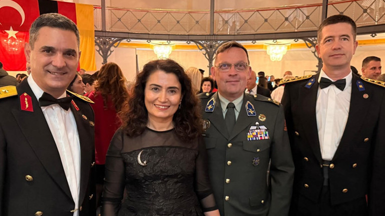 Stuttgart’ta Cumhuriyet’in 102. yılına görkemli kutlama