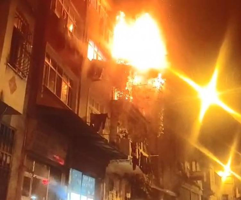 Bina cephesinde çıkan yangın