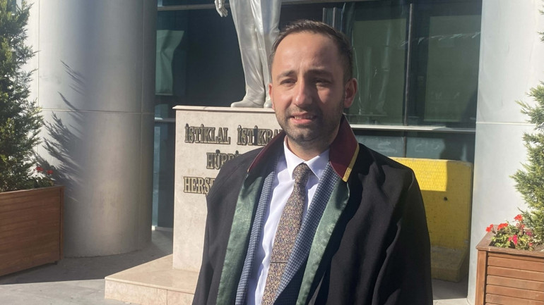 Arkadaşının 1.5 yaşındaki çocuğunun boğazını falçata ile kesmişti: Duruşmada akılalmaz savunma