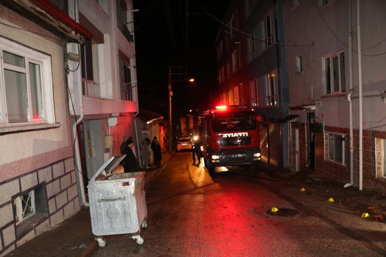 Arkadaşının 1.5 yaşındaki çocuğunun boğazını falçata ile kesmişti: Duruşmada akılalmaz savunma