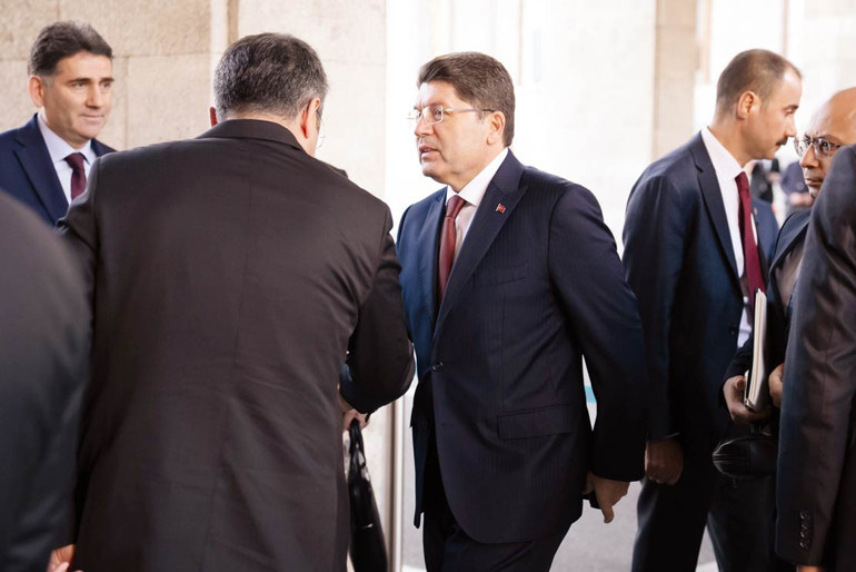 Komisyon son düzlükte… 16. toplantı devlet sırrı