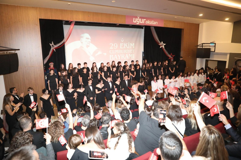 Öğrenciler milli mücadele ruhunu sahneye yansıttı