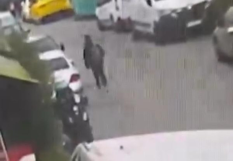 13 yaşındaki çocuk arkadaşını boynundan bıçakladı Yarın sabah okulda katliam var diyerek tehdit etmiş