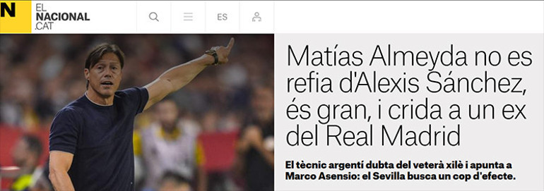 Marco Asensio Fenerbahçe formasıyla top sürerken