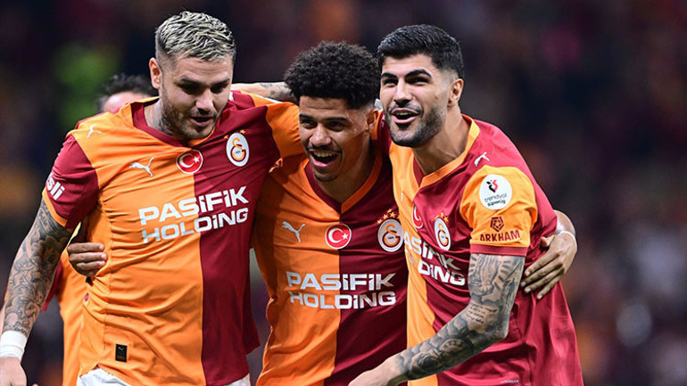 Lider Galatasaray, kritik maçta Trabzonsporu ağırlıyor