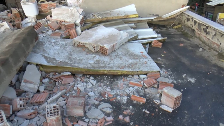 Patlama sonrası bölgeye gelen ekipler çalışma yaptı